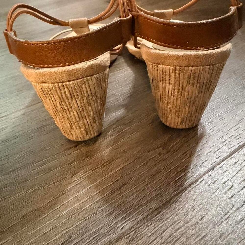Style co tan and cream leathe sandal wedge - Picture 4 of 5